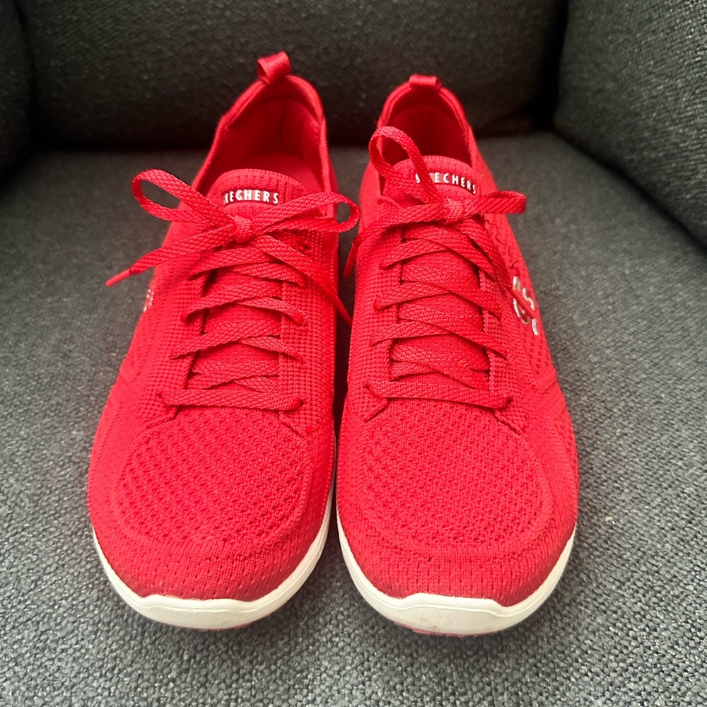 Women’s Sketchers slip-ons